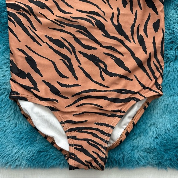 Carter’s Girls One Piece Tiger Swimsuit Size 5 - Picture 12 of 14